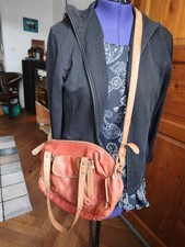 Sehr schöne Handtasche
