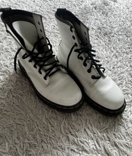 Dr. Martens weiß – Größe 38 – gepflegt, mit Gebrauchsspuren