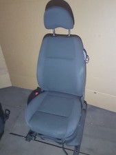 VW Fox Sitze vorne  Links