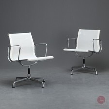 Vitra Aluminium chair EA 108 Besucherstuhl Bürostuhl mit weißem Netz Alu poliert