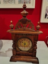 Alte Tischuhr leider mit