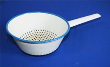 Altes DDR Emaille Sieb Stielsieb Durchschlag Emaillesieb hellblau mit Rand