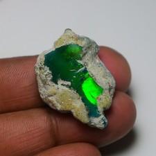 Glatter schwarzer Opal grob