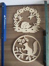 Holzschnitzerei Handarbeit Igel und Eichhörnchen 