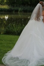 Brautkleid Sincerity Gr.40,ivory, Neckholder, Prinzessinenkleid, Glitzer, Perlen