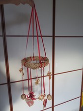 Mobile mit Holzkranz Ø ca. 18 cm und versch. Dekorationsanhänger, mit Aufhängung