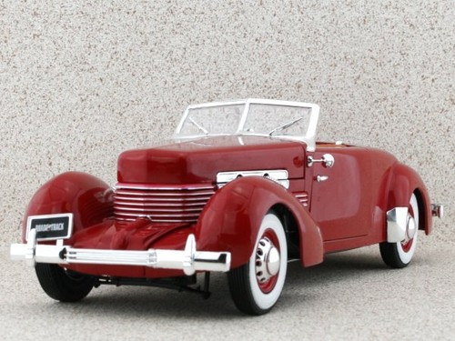 Cord 812 1937 red - 1937,
