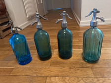 4 antike Sodaflaschen blau