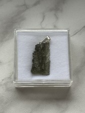 Natürlicher Moldavit Rohstein