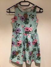 Schönes Blumen Kleid in Gr. 134/140 von H&M