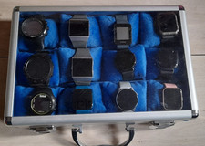 Konvolut 12 Smartwatch und Uhrenkoffer (S12)