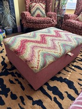 Ottomane mit Aufbewahrung nach