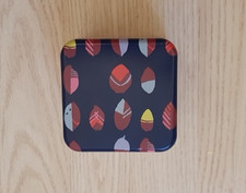 Uhrenbox aus Metall mit