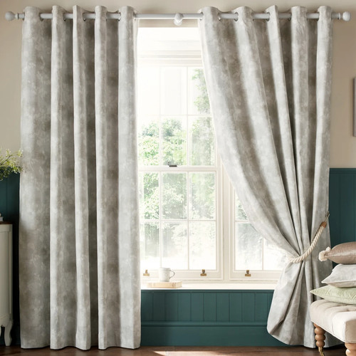 Laura ashley millhayes - laura,