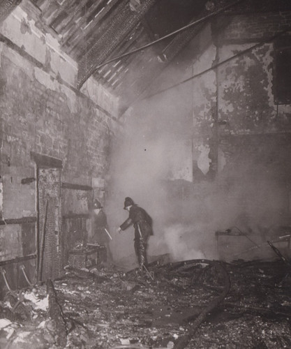 1950er feuerwehrleute kämpfen - feuerwehrleute,