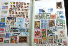32 seitiges Briefmarkenalbum mit über 600 Marken aus aller Welt