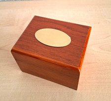 Holz-Uhrenbox mit Gravurplatte