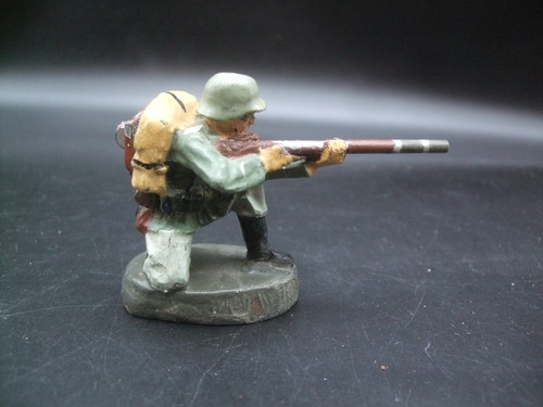 Bellum soldat kniend - bellum,