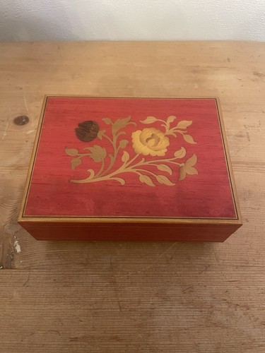 Vintage rote holz intarsien - vintage,