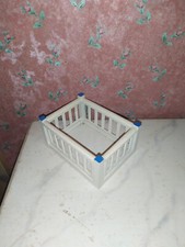 Alter Laufstall-1930er Jahre-Kinderzimmer-Kaufladen-Puppenhaus-Puppenstube