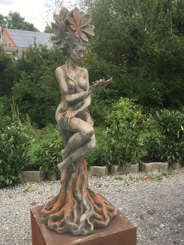 Gartenfigur baumhüterin - gartenfigur,