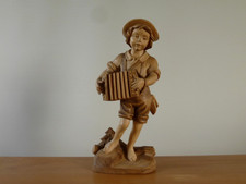 Große Holzfigur geschnitzt 37cm 'Musizierender Junge' Schnitzfigur Holz Skulptur