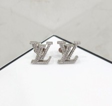 Louis Vuitton LV Iconic Cubic