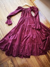 HIPPIEKLEID MITTELALTERKLEID