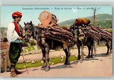 13909994 - Bosnischer Holzverkaeufer Tracht Wiege Motiv Bosnien-Herzegowina