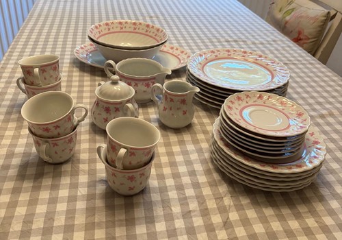 Porzellan geschirrset mit rosa - porzellan,