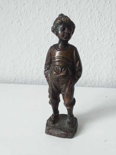 Bronze knabe hände - knabe, der