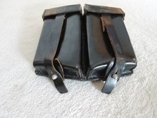 2 - teilige Bundeswehr BW / BGS schwarze Leder Magazintasche gest. BERLIN 6 1968