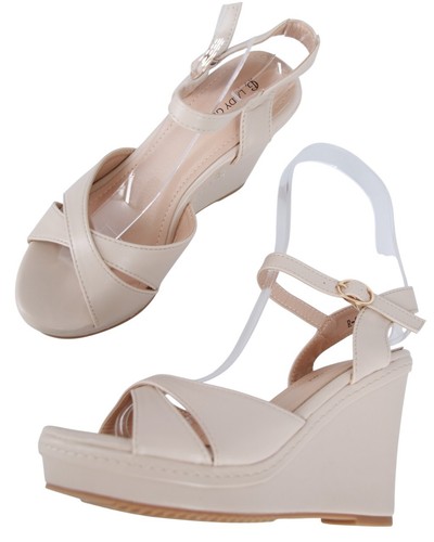 Bequeme beige keilsandalen - beige,