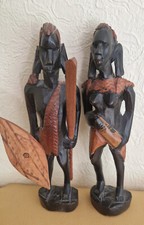 2 Holzfiguren  Kenia 1976  Massai beide ca  22 cm hoch