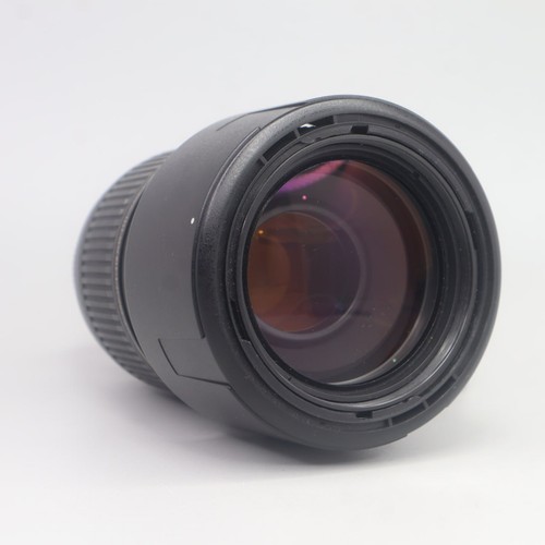 Tamron 300mm 5 - 70-300mm, f/4-5.6