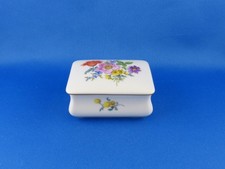 Kleine Vintage Porzellan Dose / Deckeldose Meissen Blumen 1. Wahl (7,5 x 5,5 cm)