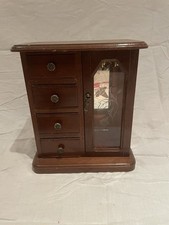 Kleines altes Holz Schmuck