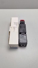 Omron D4GL-4DFG-A4 Guard Lock Safety-Door Switch