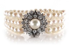 Armband 82 Akoyaperlen + 20