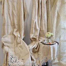 1 von 2 antiken bestickten