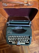 Alte Reiseschreibmaschine