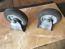 Industriedesign antike Lenkrollen Gußräder Rad Guss mit Achse Loft Couchtisch