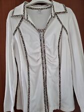 Damenstrick/Sweatjacke,weiß mit Leopardenmuster, Glitzersteine am Rücken 