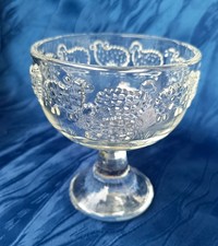 Glasschale Bonbonniere mit Schafen Anbietschale Glas auf Fuß / Sockel, Pokal 3D