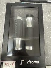 Paar Handgriffe [RIZOMA]