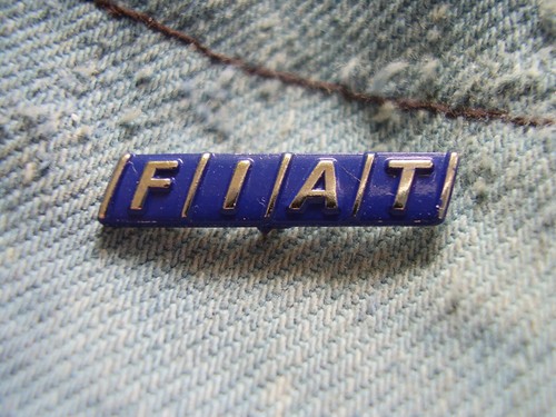Pin fiat schriftzug - fiat, blau