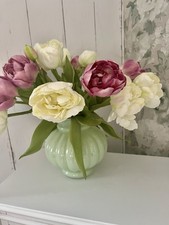Künstlicher Blumenstrauß mit Vase