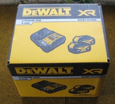 DeWALT 18V Akku Starter Set DCB1104 M2 / 2  x Akku 4Ah DCB182 + Ladegerät  / Neu