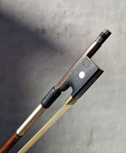 Schöner violinbogen mit - schöner,