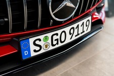 2 x passt Mercedes Dezente Kennzeichenhalter Nummernschildhalter